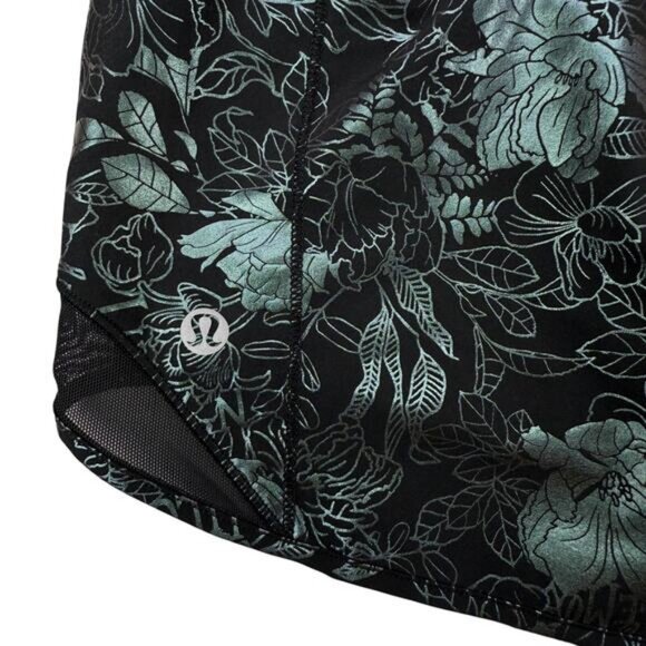 LULULEMON Hotty Hot Low-Rise Lined Short 4" Sz 6 Logo Flourish Iridescent Foil - Picture 8 of 10